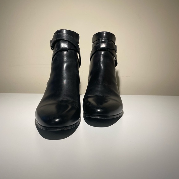 Authentic Saint Laurent Black Wyatt Jodhpour boots.
Size 38 EU - Picture 2 of 8